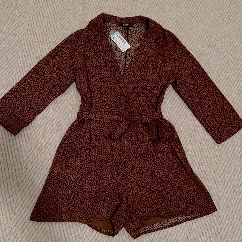 Papaya Leopard Romper. Size Small *Brand New*